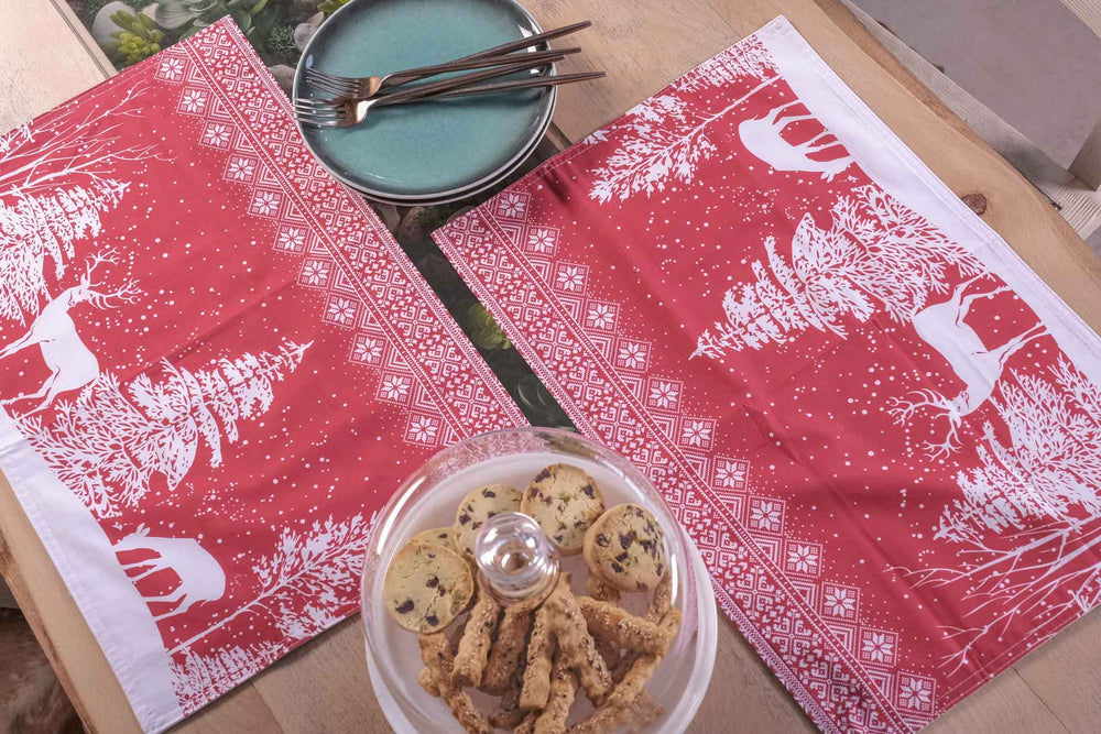 
            
                Load image into Gallery viewer, Christmas Printed Place Mat - Set of 4
            
        