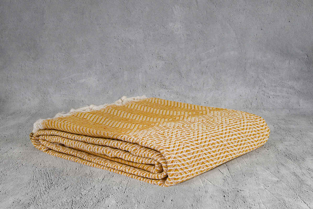Cotswold Cotton Two-toned Chevron Design Blanket With Tassels