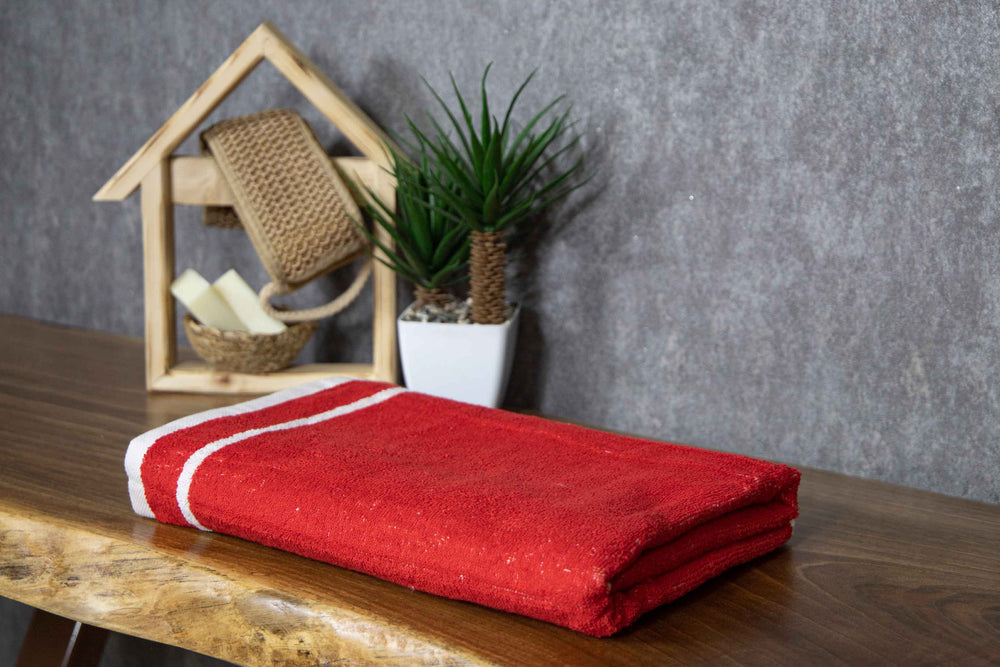 Tyne Collection Cotton Bath Towel - Red & White Star
