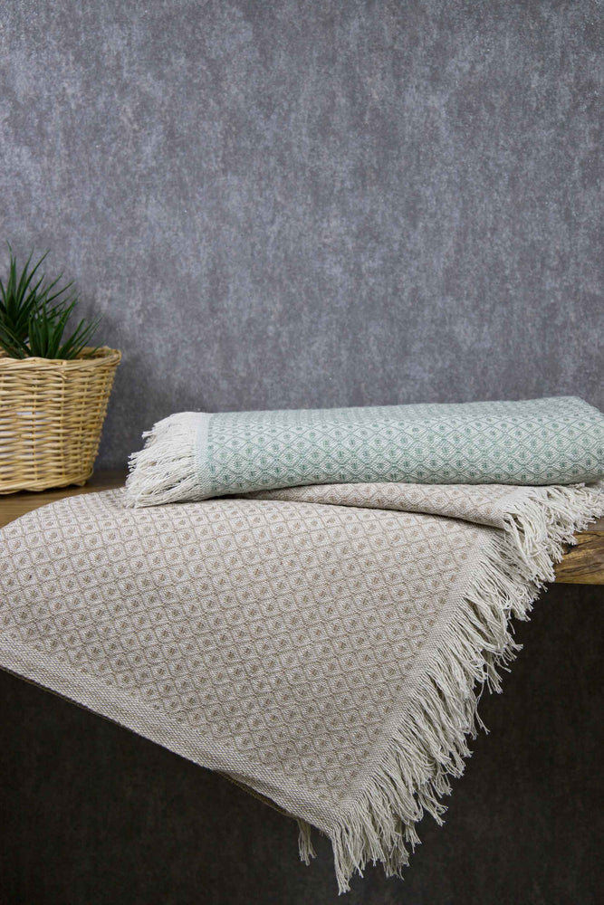 Cotswold Cotton Textured Diamond Patterned Design Blanket With Tassels