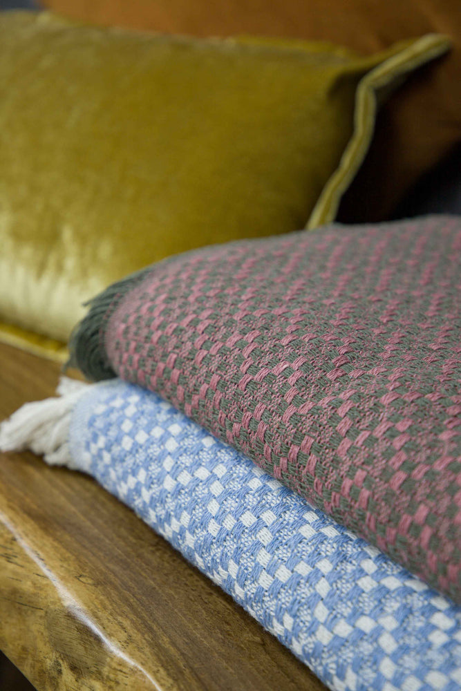 Cotswold Cotton Textured ZigZag Pattern Design Blanket With Tassels
