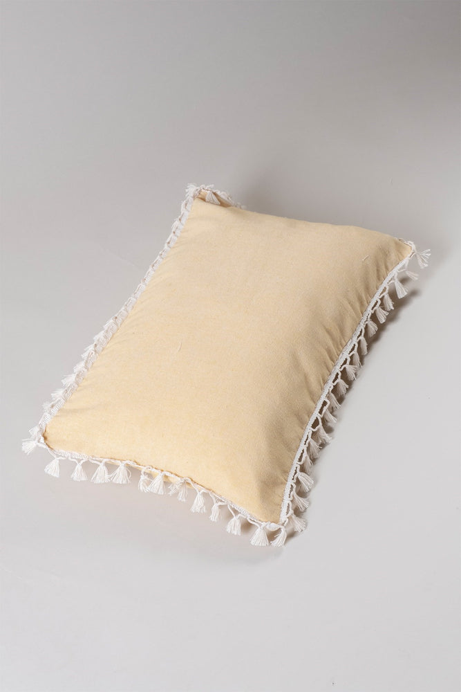 
            
                Load image into Gallery viewer, Tasseled Cotton Cushion Cover - Rectangle
            
        