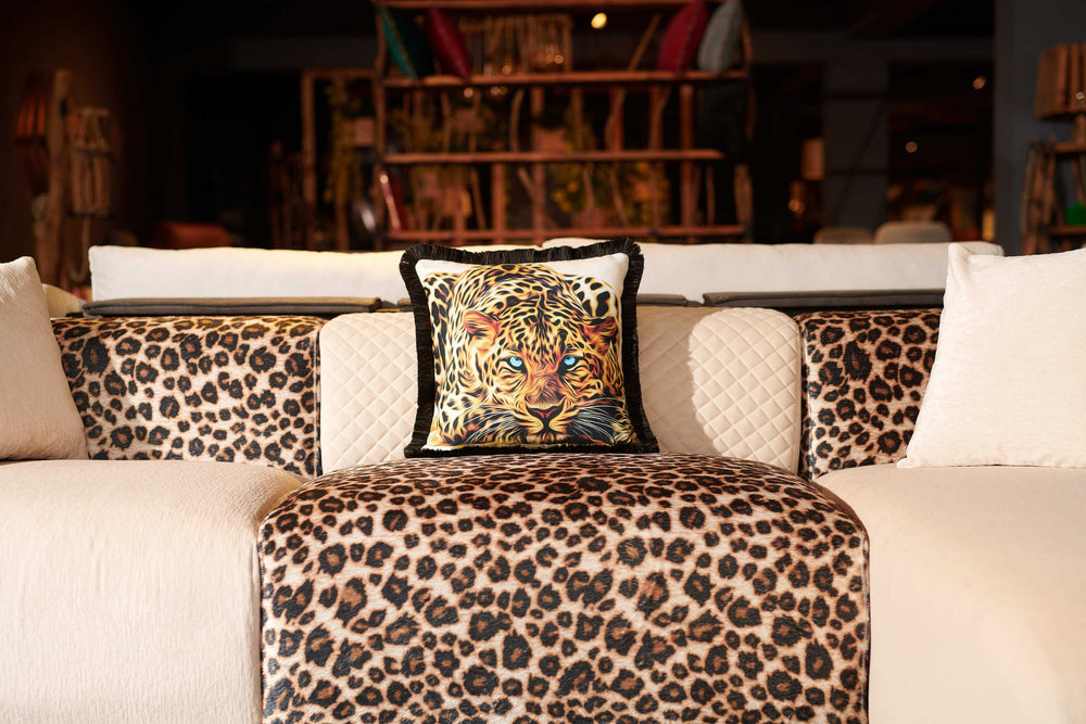 
            
                Load image into Gallery viewer, Leopard Printed Velvet Cushion
            
        